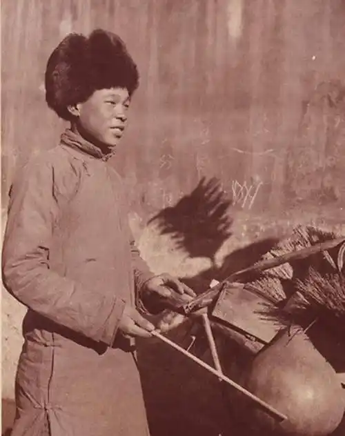 原创民国罕见照片男孩13岁就结婚太监住在八宝山张作霖现身