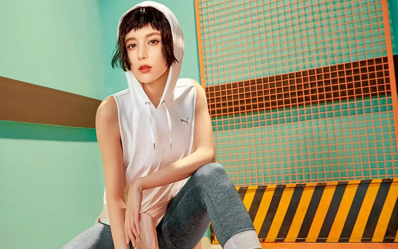 古力娜扎运动休闲写真图片桌面壁纸