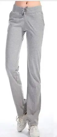 浅灰色运动裤和板鞋配什么颜色的外套?