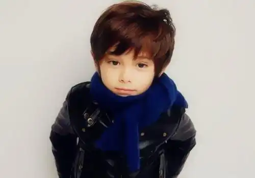 童趣呆萌小男孩图片_帅气的小男孩