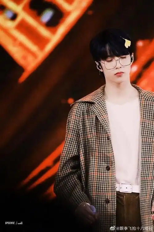 刘耀文 超绝少年气#lyw#刘耀文 目光磁石#刘耀文戴眼镜真的太绝涟叭