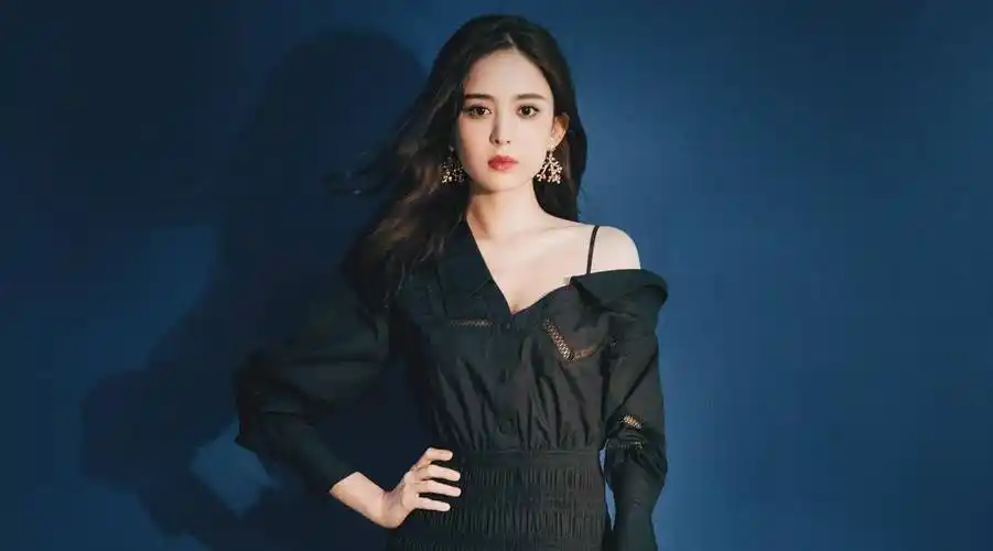 蔡徐坤写错字将王一博连累?_资源_古力娜扎_谢娜