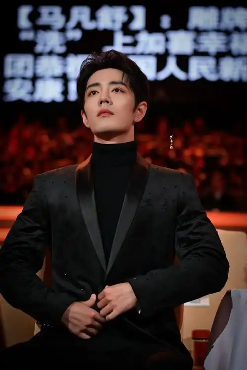 肖战##肖战深v亮钻西装