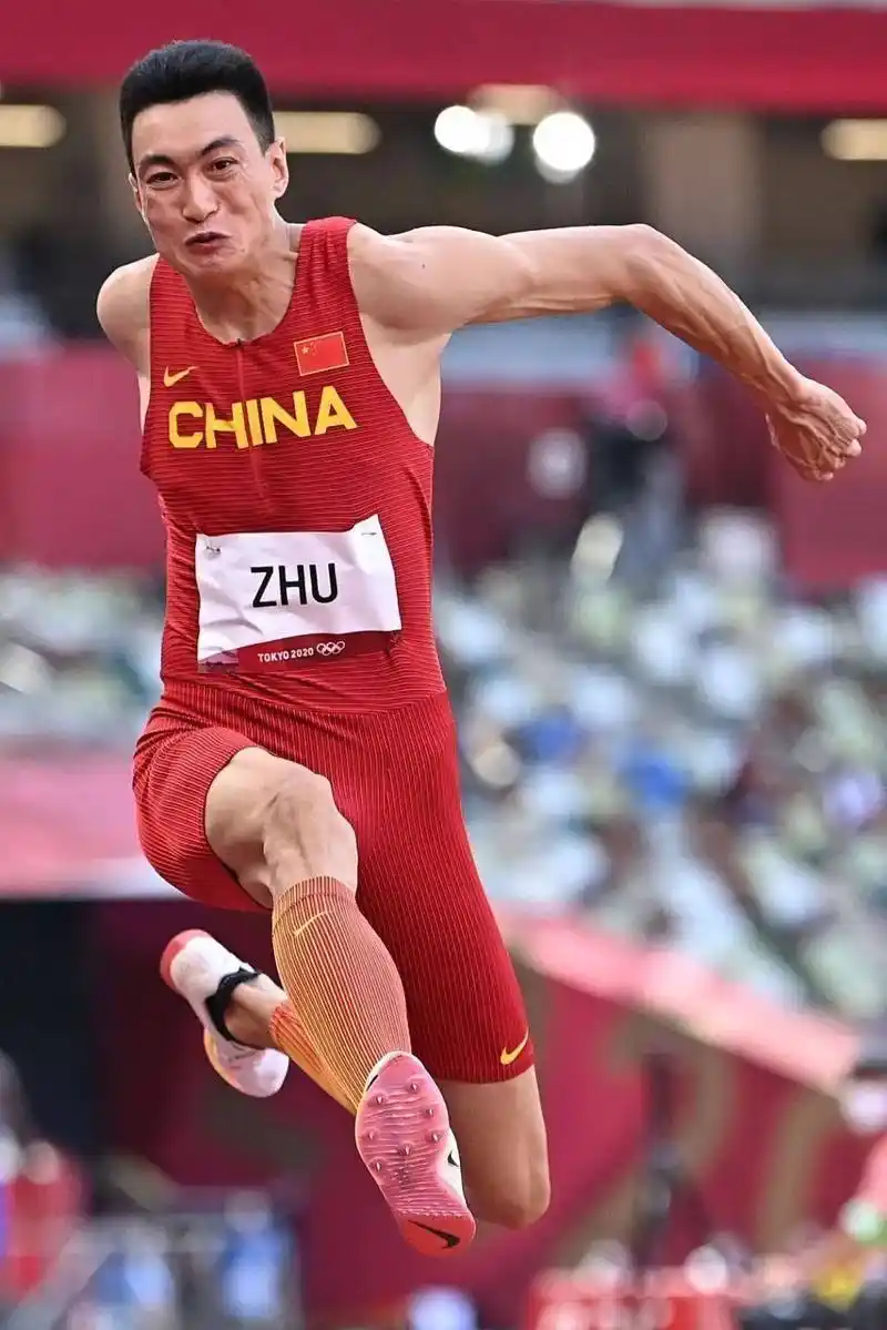 朱亚明获得男子三级跳远银牌 我省运动员方耀庆取得第8名