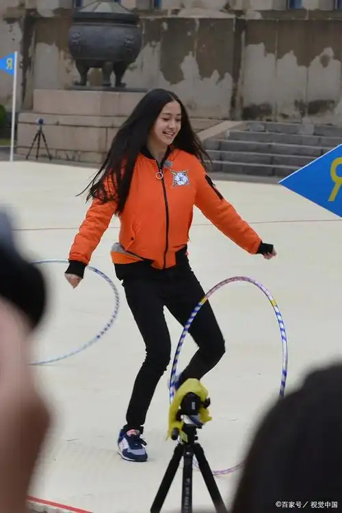 《奔跑吧》收视率创新低官博用数据反击网友不买账,杨颖去哪了?