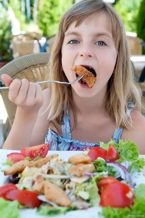 闺女10岁,为什么总爱吃一些不能吃的东西比如铅笔橡皮什么的?