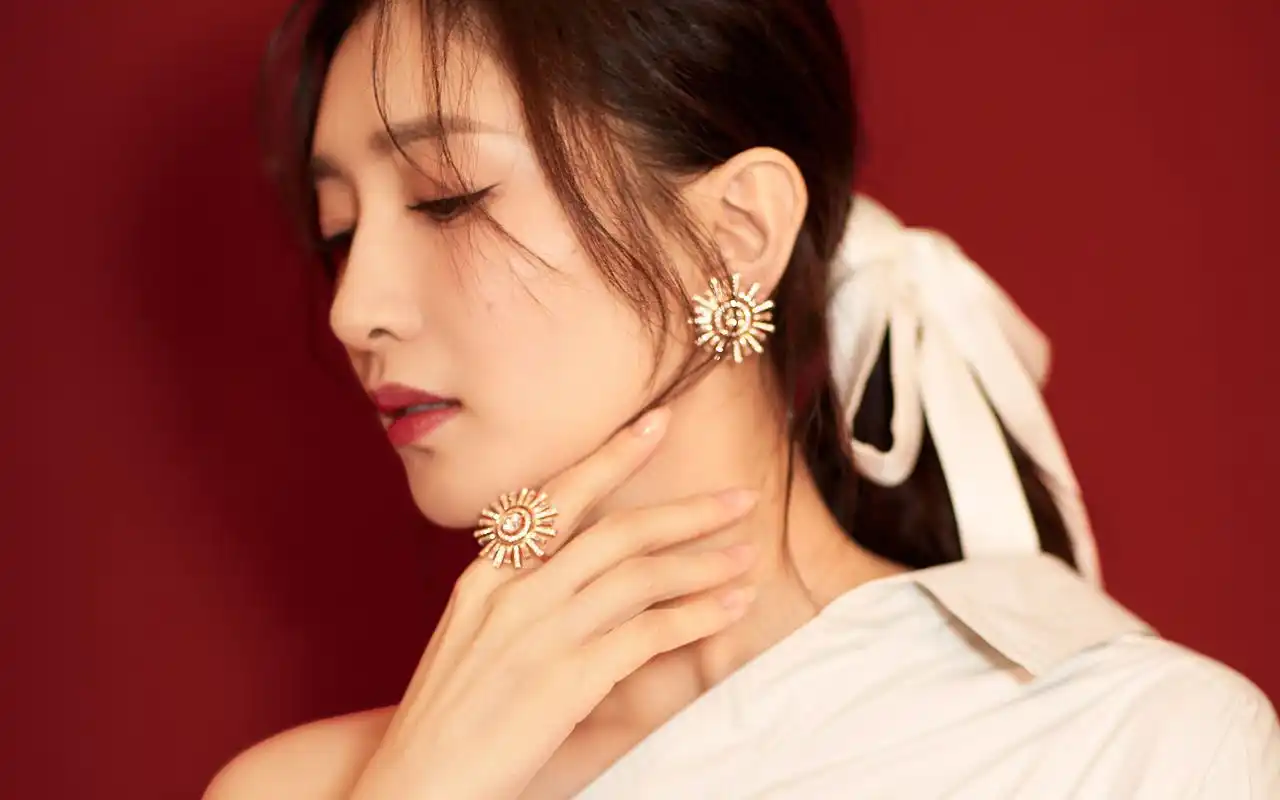 江疏影仙气十足写真桌面壁纸_大陆明星_壁纸下载_美桌网