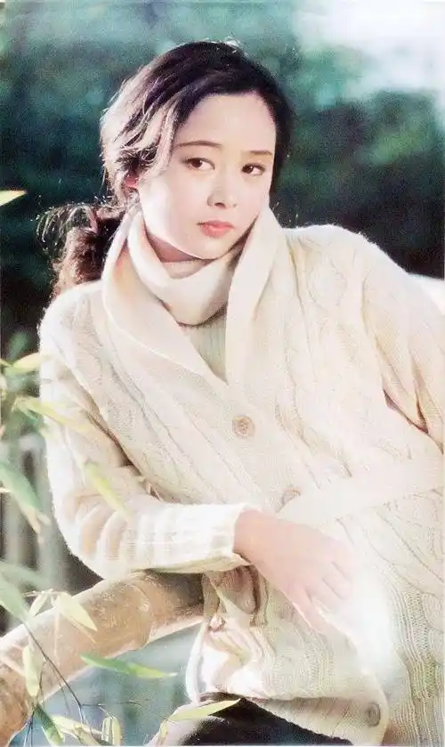 原创40年前的张瑜20世纪的荧幕佳人那清纯羞涩的美丽真超耐看