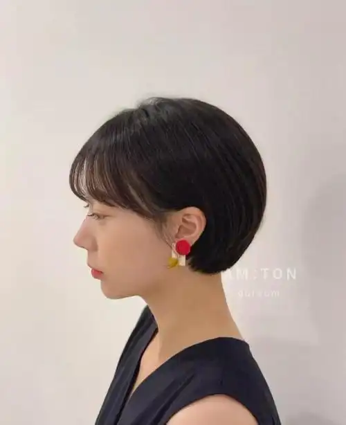 学生圆脸露耳,10岁一12岁儿童短发发型有哪些,试试这几种,清爽又好看