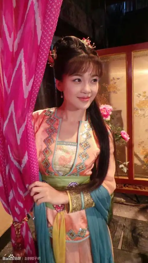 赵韩樱子 饰 秦璐璐