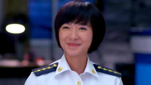 天生要完美:军装万茜太美了,接见上司云天耀,郎才女貌!