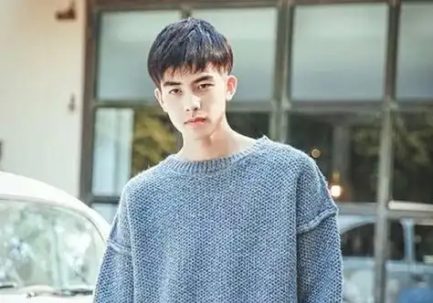 男生超短发蘑菇头发型