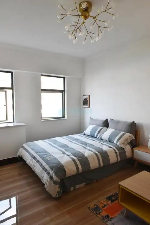 大开间:41平米 样板间:主卧