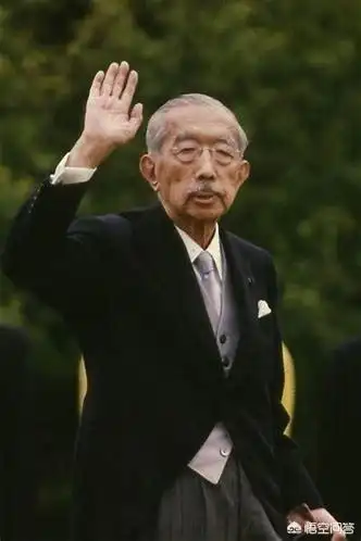 裕仁天皇为什么不处死,二战后,日本裕仁天皇最后的结局如何呢