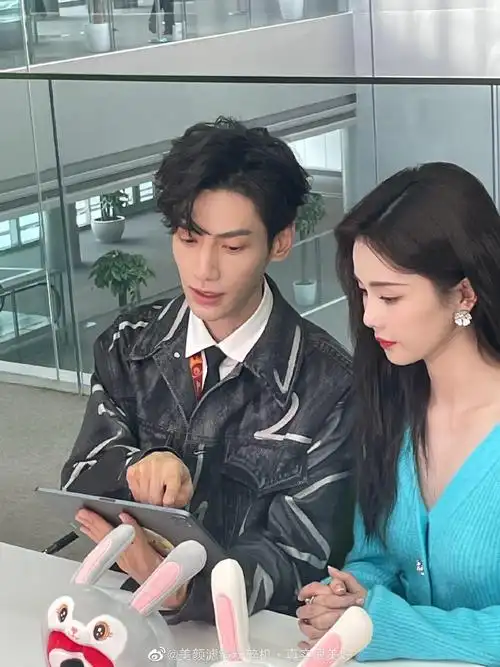 投稿白鹿,罗云熙今日扫楼生图#罗云熙35了