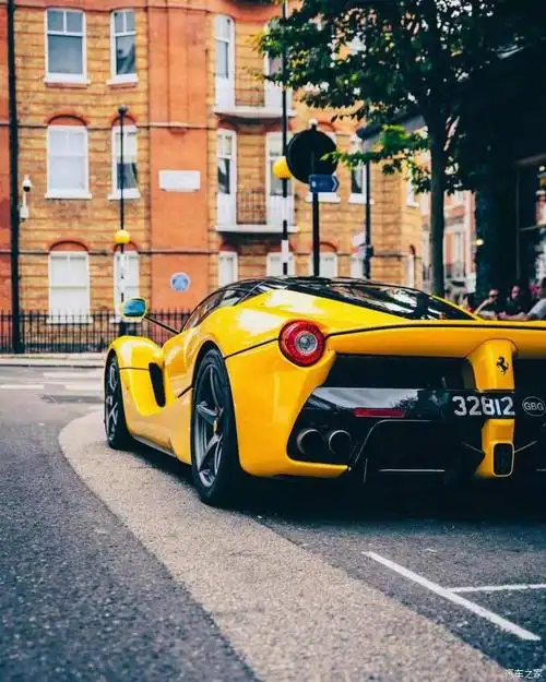 世界三大神车之一的法拉利拉法