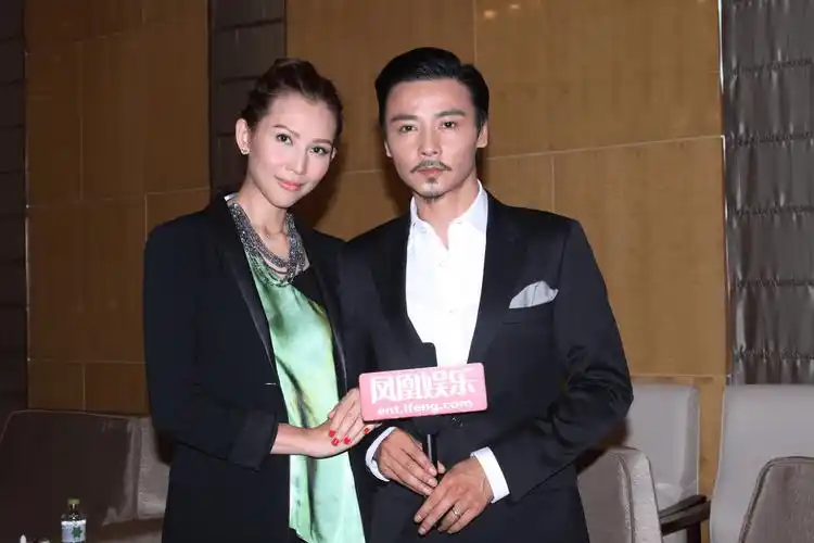 演员蔡少芬:嫁重庆小丈夫,婚后连生三胎,如今一家五口其乐融融_刘銮雄