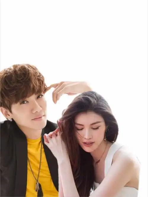 娱乐圈又有新恋情曝光,王柽伦与何穗恋情曝光,两人相差1岁,网友纷纷送