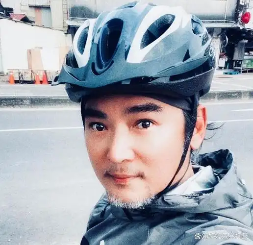 "完美男神"都是假的!年轻时帅的令人尖叫!老了却丑的各有千秋