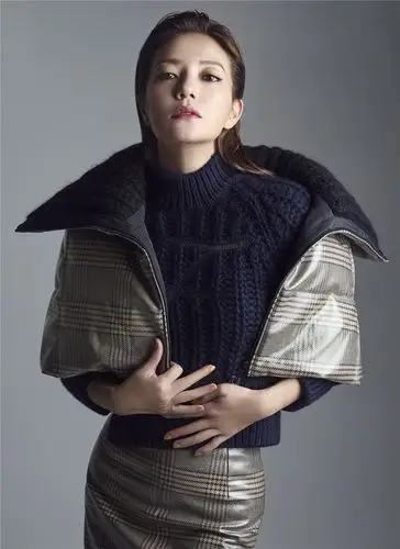赵薇登时尚杂志封面简约质感优雅至极