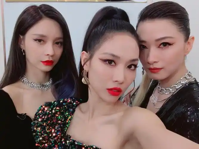 今日宜出圈manta姐妹花,3×8=24克拉!