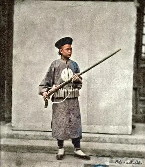 老照片清朝旧式军队军装肥大宽松士兵连基本站队都站不齐