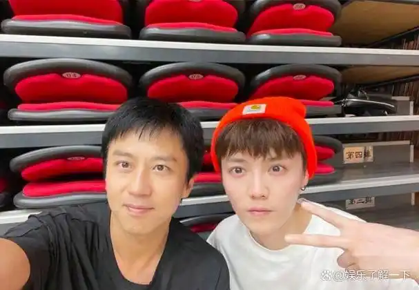 邓超称已到鹿晗演唱会 引起了粉丝们的关注和热议