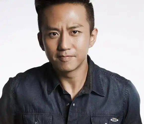 邓超一直是一个特别有梦想的年轻人,总是一直在追逐自己的梦想,所以从