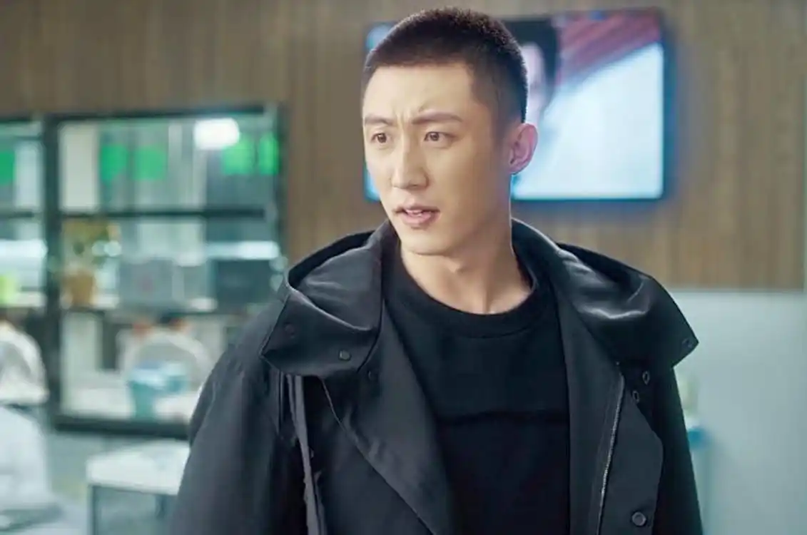 《爱上特种兵》黄景瑜打戏好精彩,不愧是硬汉小生,抱李沁好轻松