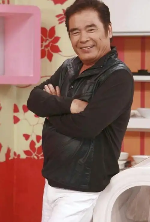 雷洪,一个台湾男演员,出生于1948年,曾经在他60岁的那年拿下了金钟奖