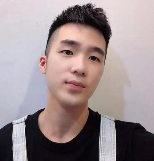 二十五六岁男生别剪锅盖头了,试试这几款潮发型