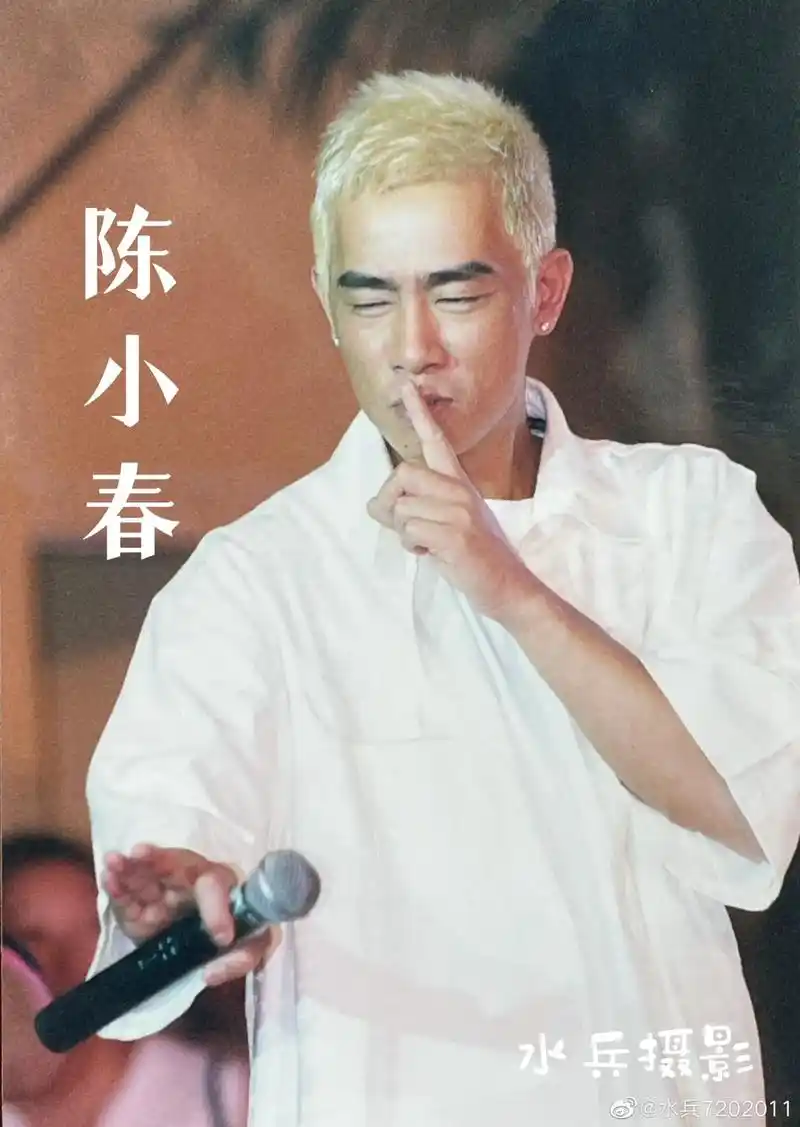 水兵摄影:中国香港男歌手,演员-陈小春.【陈小春简介选自网络 - 抖音