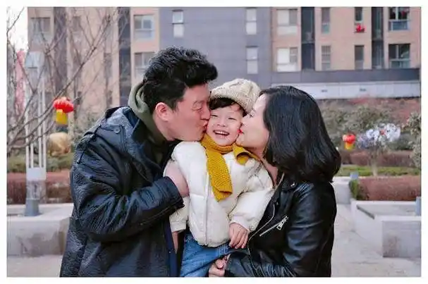 非著名女演员转型主持人,乐享家庭生活,幸福美满._郝文婷_角色_张磊