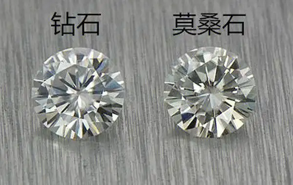 现在很多品牌的饰品都用莫桑石替代了钻石,价格会便宜很多,让我们来