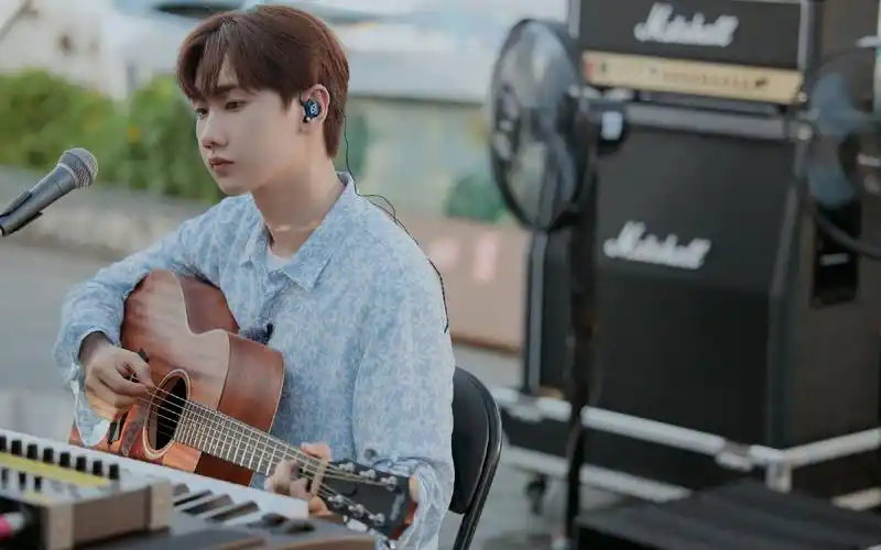 汪苏泷混剪 心动瞬间_哔哩哔哩 (゜-゜)つロ 干杯~-bilibili