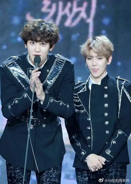 灿白超话#灿白#姐妹们灿白cp他终于来了,这这这是我不花钱就能看到的