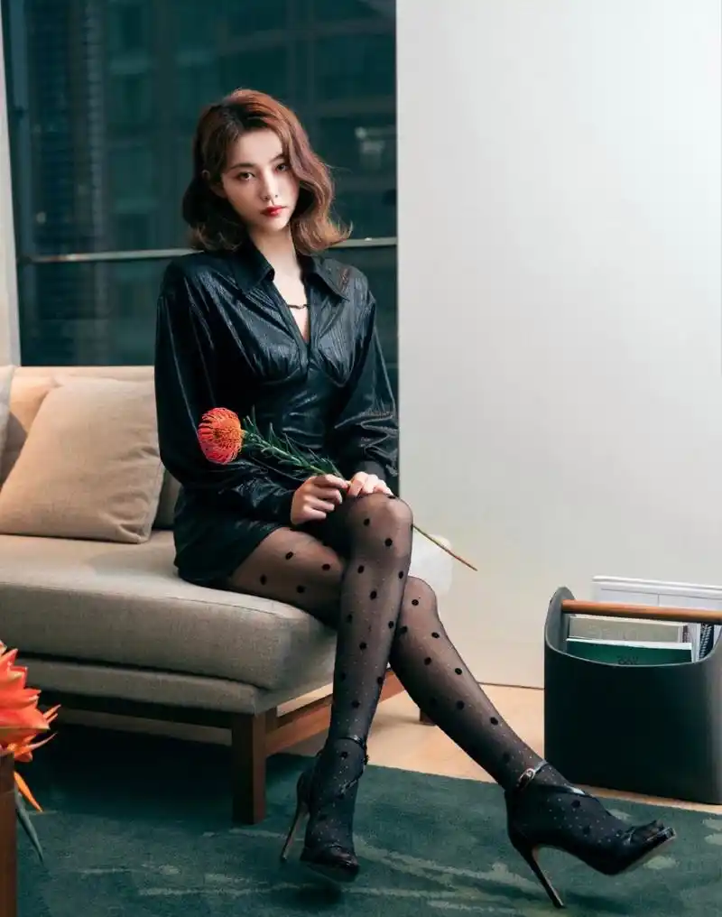 许佳琪# 雪肤玉貌的容颜,白皙细嫩的肌肤,窈窕曼妙的身材,圆润光滑的