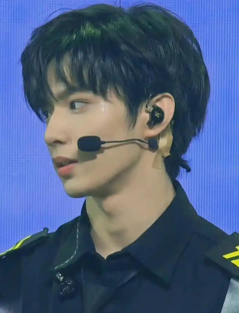 刘耀文生图即神图9