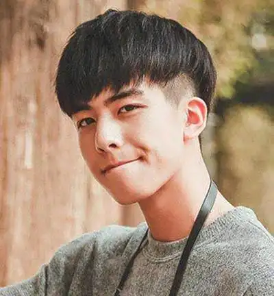 男生锅盖头的剪法有哪些相关的内容介绍?_发型侠