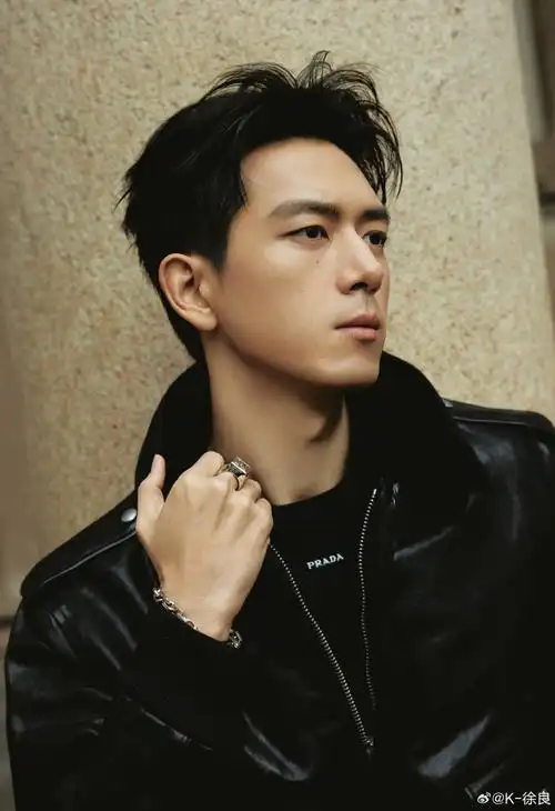 #李现##李现看秀look#