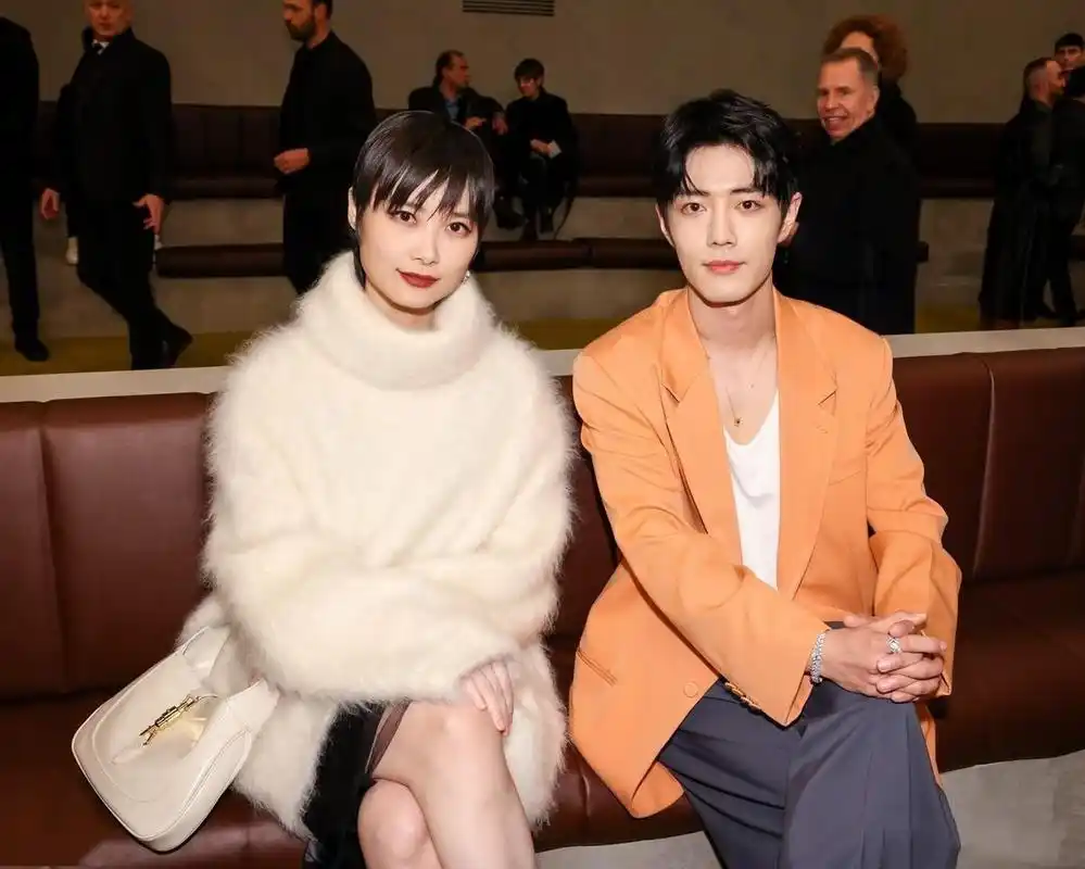 李宇春肖战时装周同框,一个裙装优雅,一个裤装帅气,满满的cp感