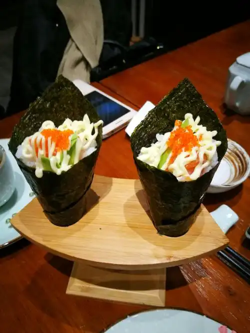 三文鱼牛油果手卷