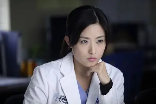 徐百卉被称逗比医生[保存到相册]佟丽娅徐百卉剧照[保存到相册]搜狐