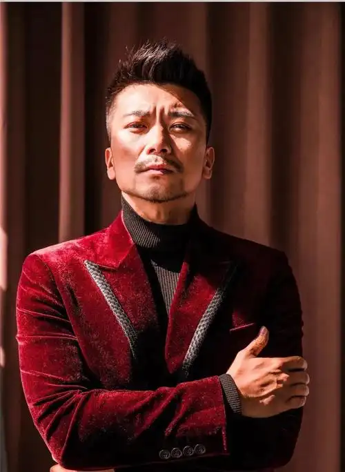 李易峰高清最帅的照片(《号手就位》十大帅哥 个个英姿勃发 李易峰