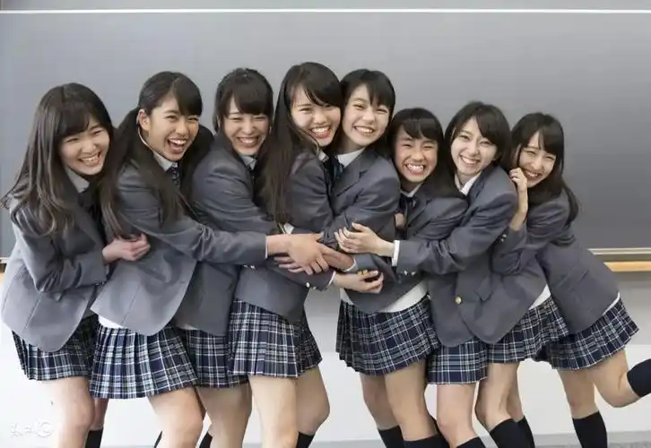 日本校服"大改革"!男生能穿裙子,女生可以选裤子!