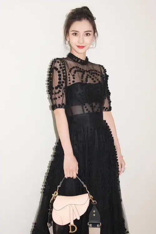 angelababy黑色镂空连衣裙写真图片