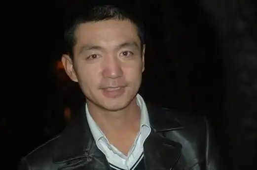 伍六一邢佳栋曾被北影开除演技一级棒出道至今不瘟不火