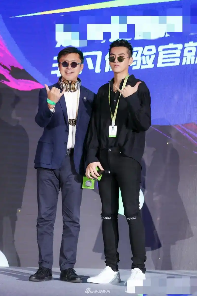 吴亦凡与陈伟霆林更新争当老大