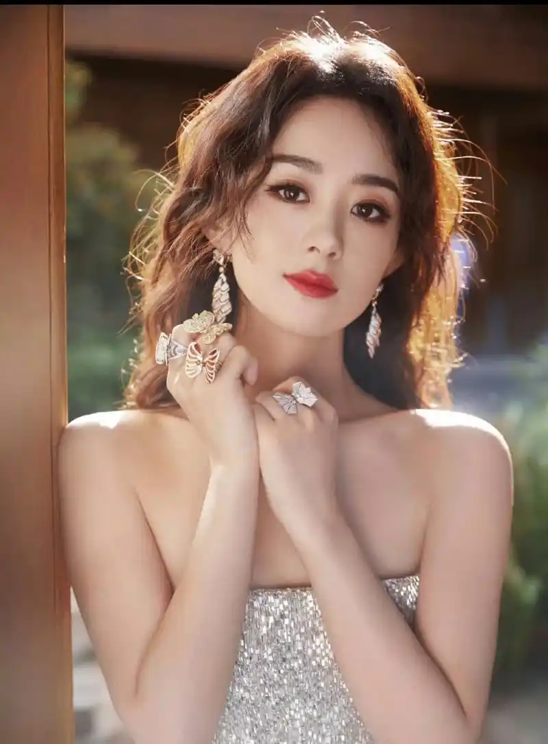 赵丽颖水晶吊坠皇冠#   我们颖宝的造型真是太美了!  !