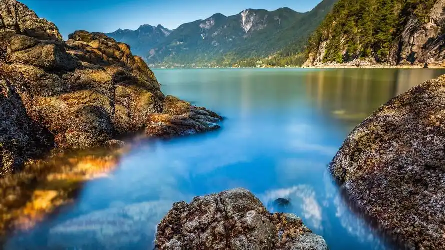 蓝色海边唯美风景桌面壁纸高清大图预览1920x1080_风景壁纸下载_美桌